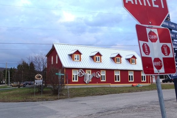 Sculpture de_Pierre Leblanc_Chute-Saint-Philippe_